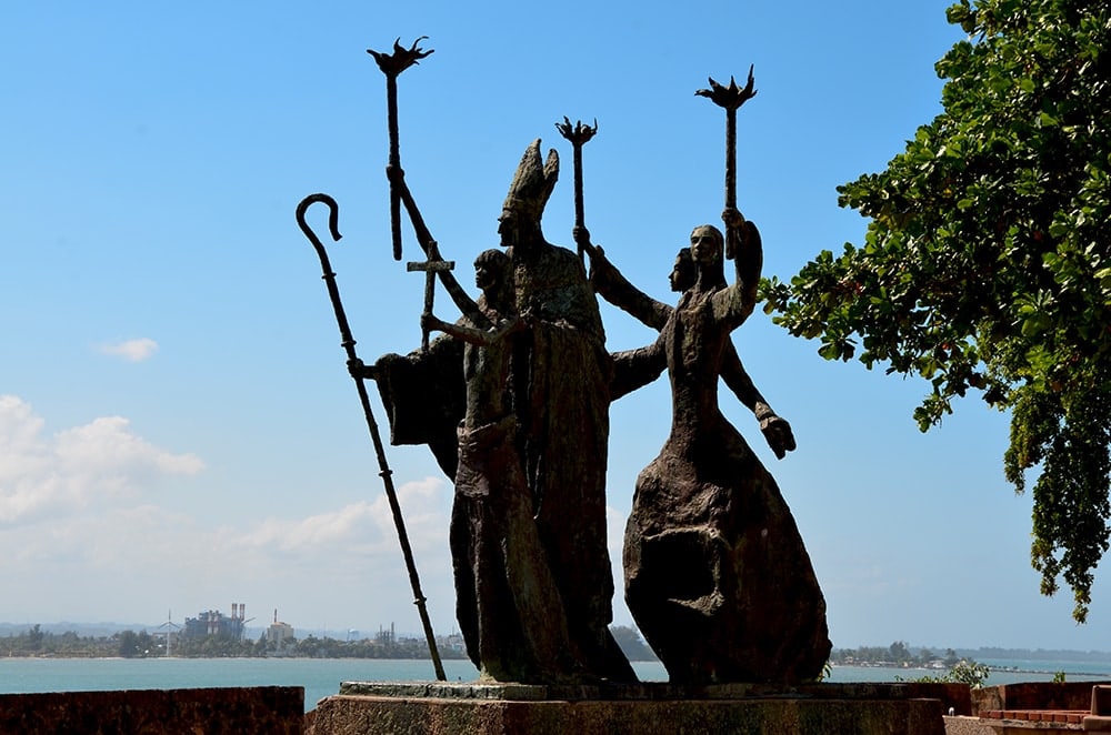 Puerto Rican Statue Web - Old San Juan and Rum Old Fashioned