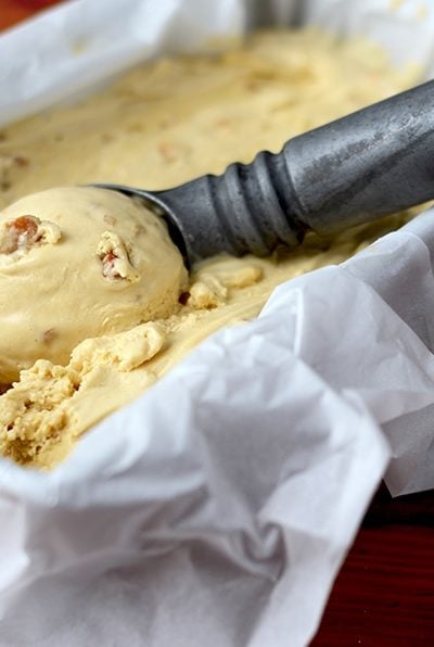 This delectable Caramel Pawpaw Ice Cream scratches all your sinful itches. It’s creamy, crunchy, salty, and sweet with a hint of banana mango flavor from exotic pawpaw fruit.