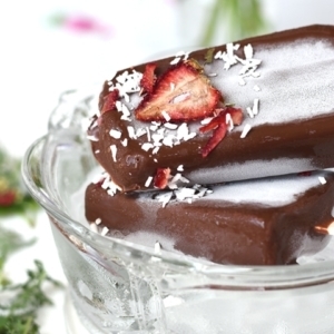 Chocolate Dipped Strawberry Coconut Popsicles 0448 Slider 300x300 - Chocolate Dipped Strawberry Coconut Popsicles