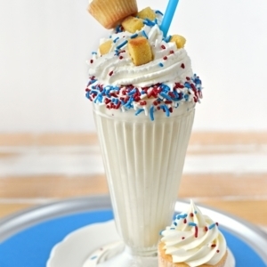Cupcake Milkshake 1178 Web 300x300 - Wall-e Family #diydatenight