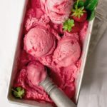 strawberry frozen yogurt