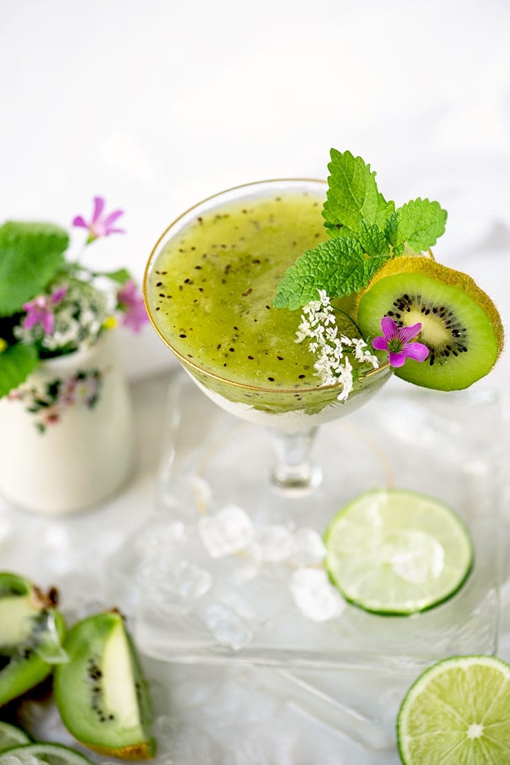 Frozen Kiwi Daiquiris | Vintage Kitty