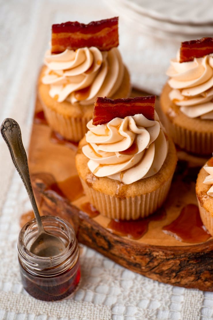 Maple Bacon Cupcakes - The Curly Spoon