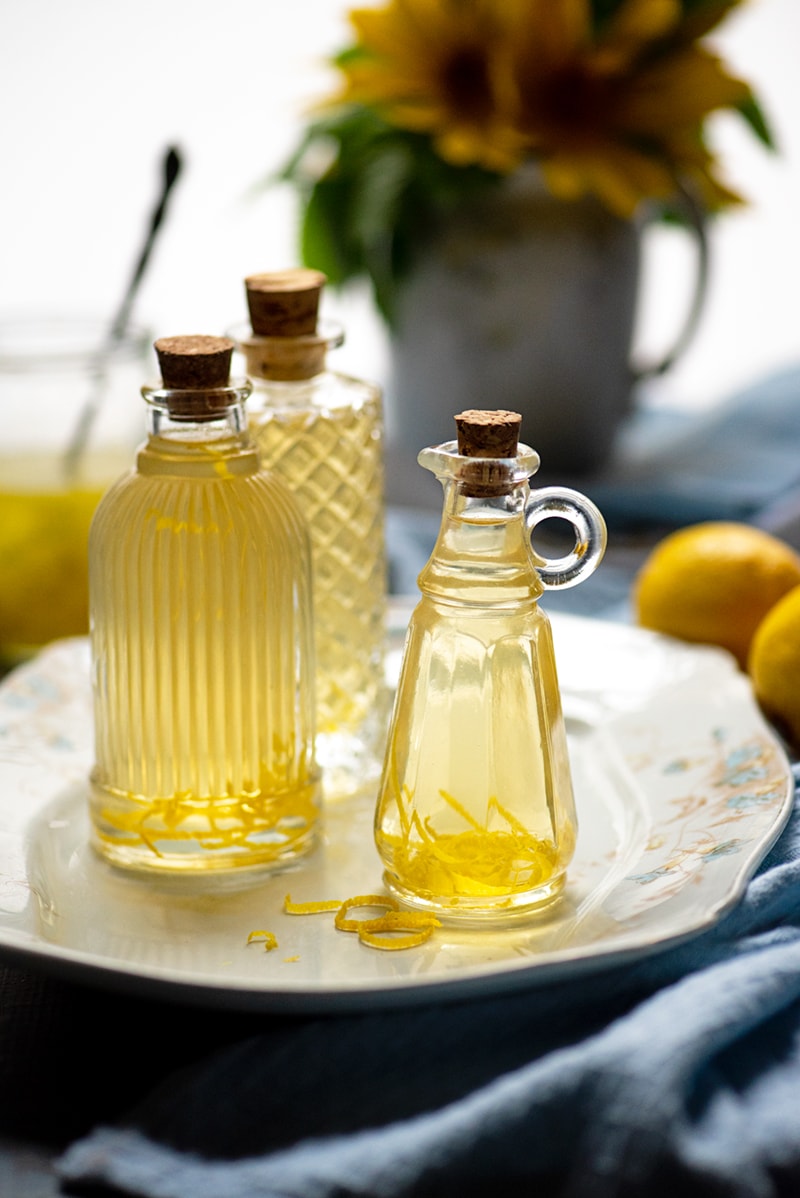 Lemon Vinegar 2 8984 800px - Homemade Lemon Vinegar